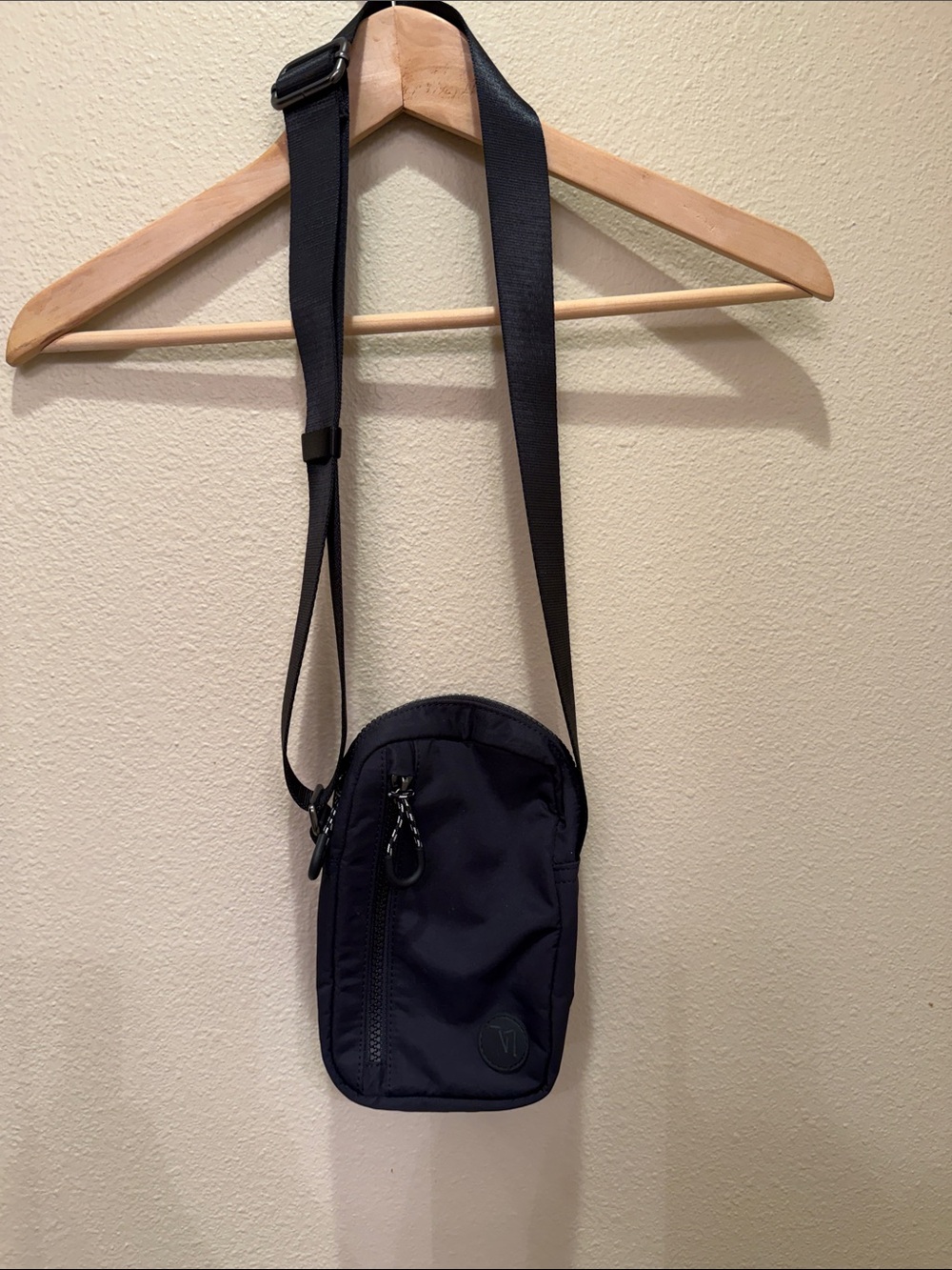 Vuori Black Crossbody Sling Bag